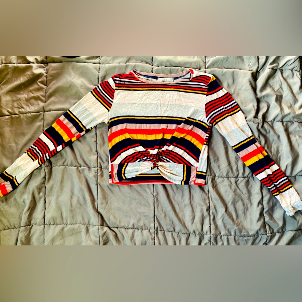 Long sleeve cropped women’s shirt